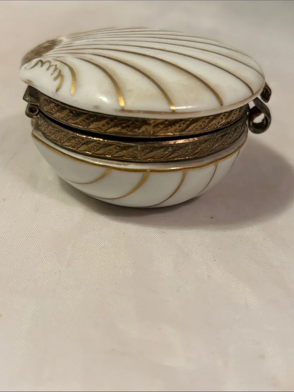 Porcelain Shell Trinket Box with Gold Accent - White